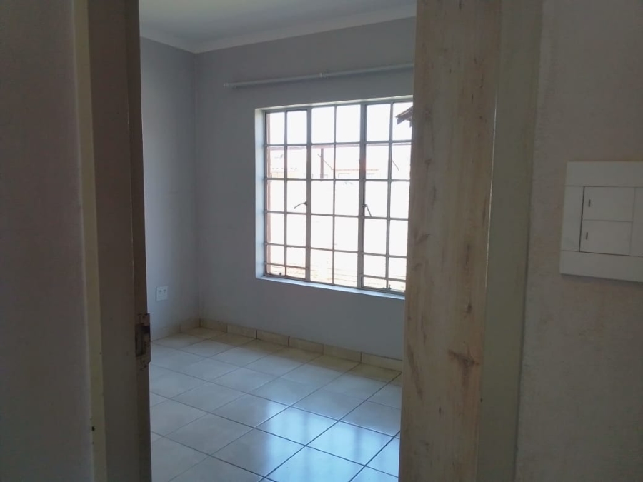 To Let 3 Bedroom Property for Rent in Waterkloof East North West